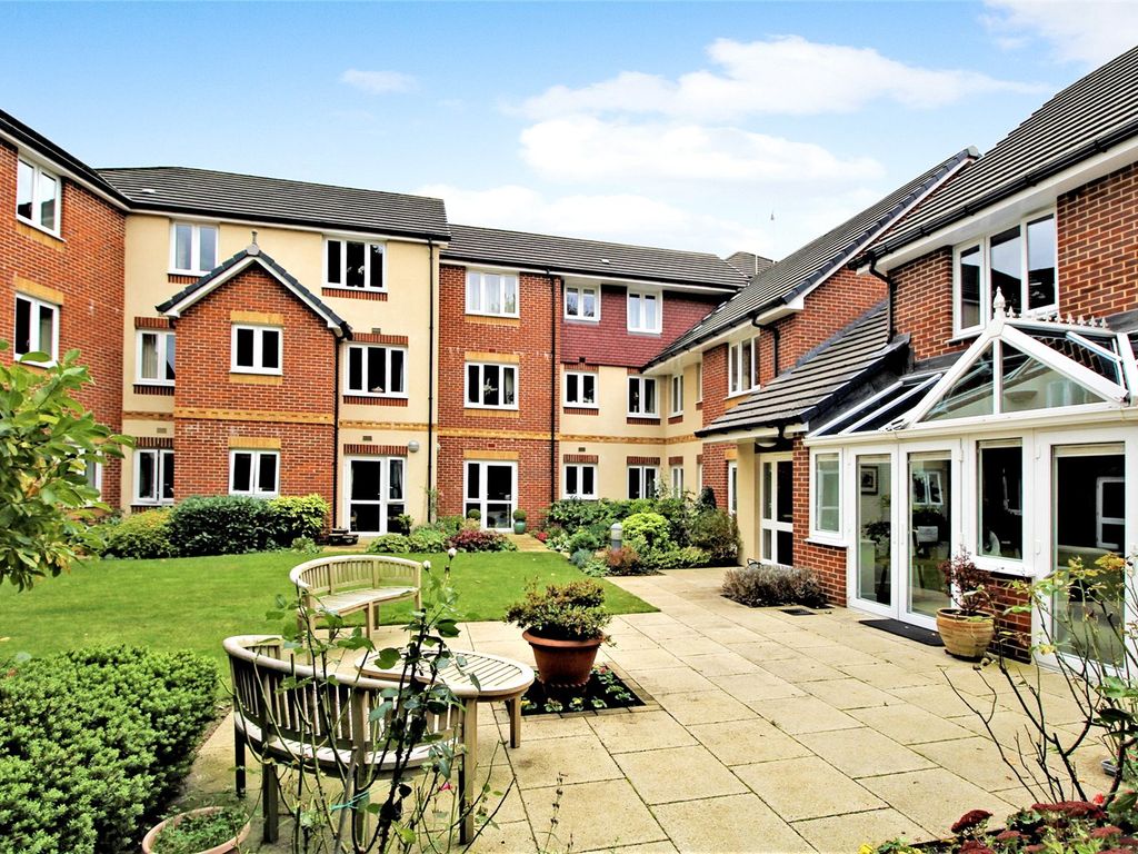1 bed flat for sale in Clover Leaf Court, Ackender Road, Alton