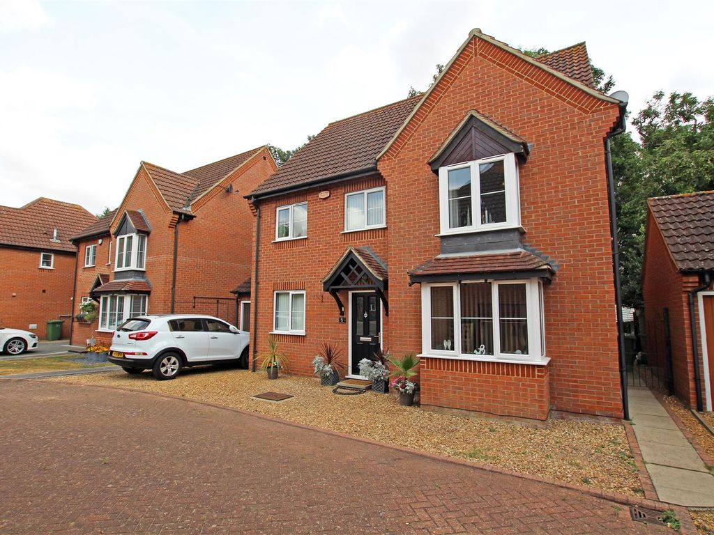 6 bed detached house for sale in Waterfall Gardens, Newborough