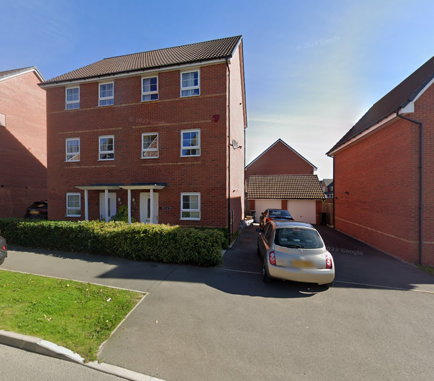 4 bed semidetached house to rent in Somerset Avenue, Leicester LE4, £