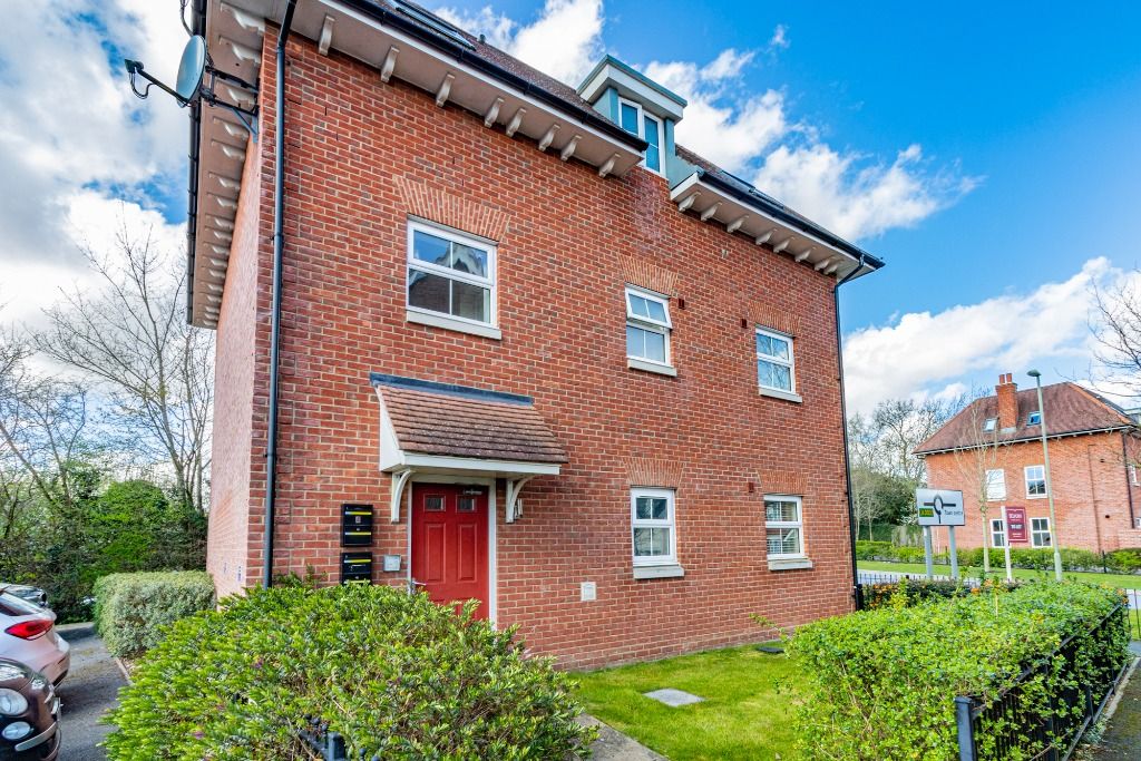 2 bed flat for sale in Picket Twenty Way, Picket Twenty, Andover SP11