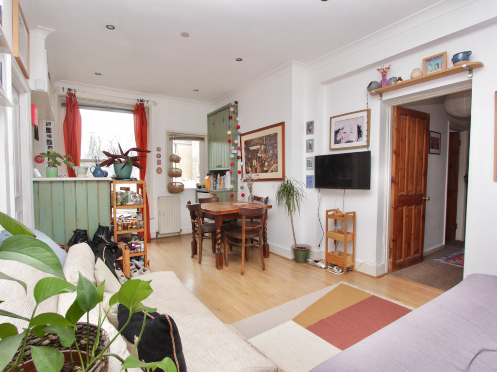 3 bed flat to rent in Stoke Newington Church Street, London N16, £2,900