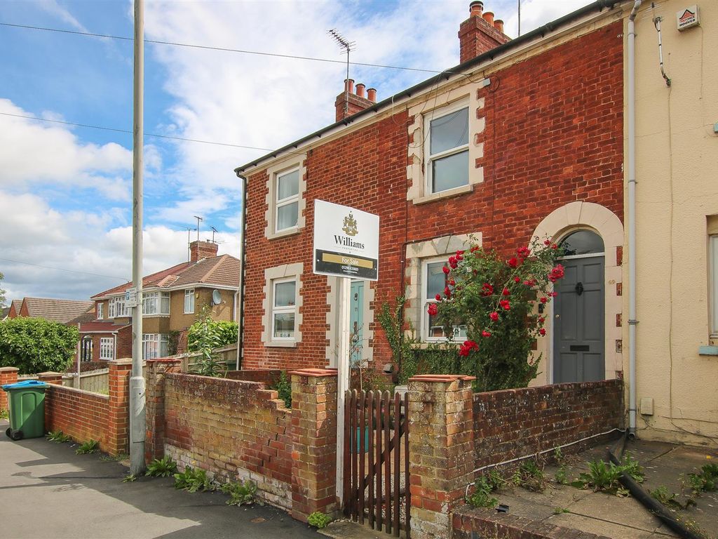 2 bed terraced house for sale in Buckingham Road, Aylesbury HP19 Zoopla