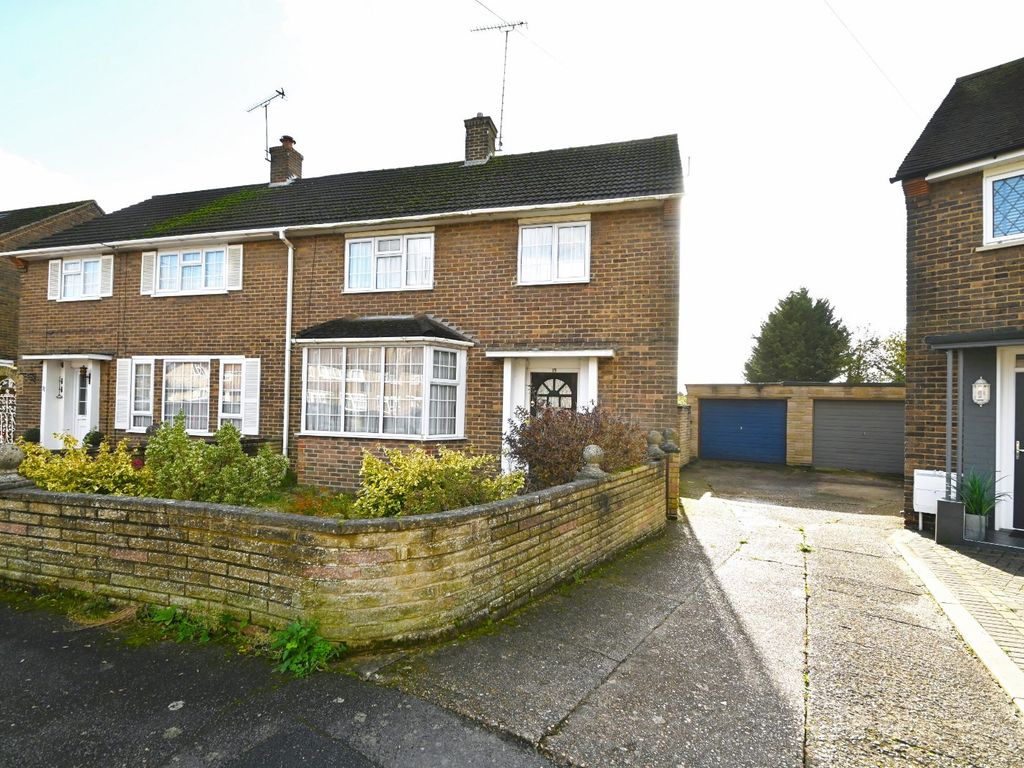 3 bed semidetached house for sale in Blandford Road South, Langley
