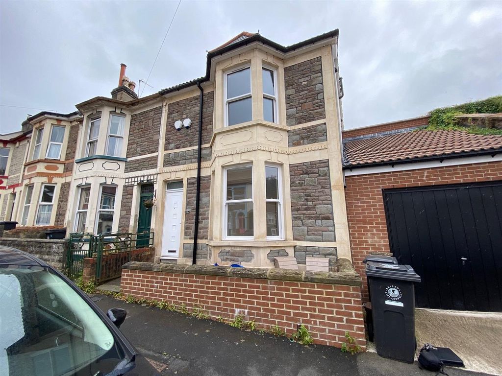 2 bed flat to rent in Vicarage Road, Redfield, Bristol BS5, £1,400 pcm Zoopla