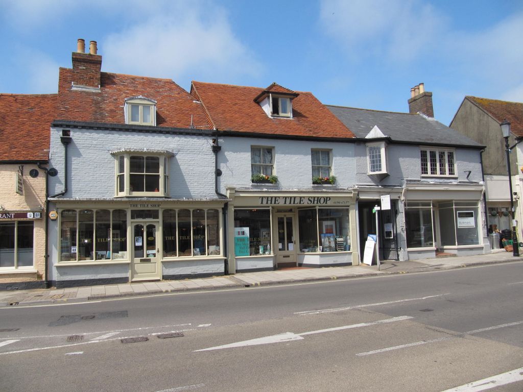 1 bed flat to rent in Roundhouse Court, Lymington SO41, £875 pcm Zoopla