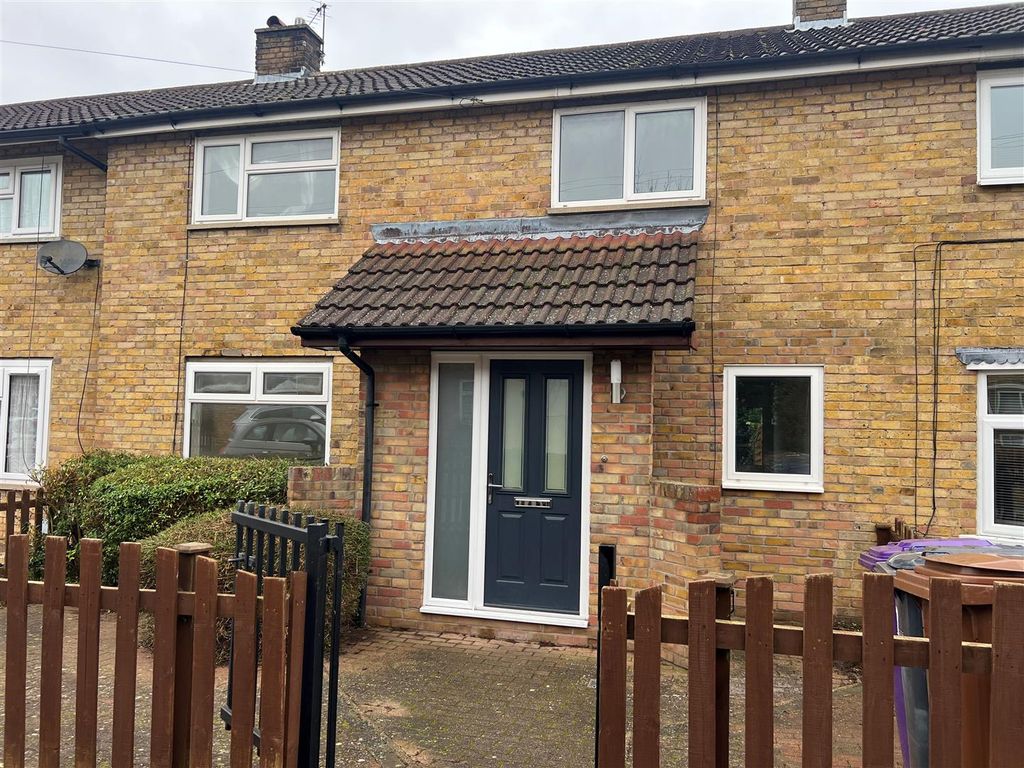 3 bed property to rent in Newman Avenue, Royston SG8, £1,250 pcm Zoopla