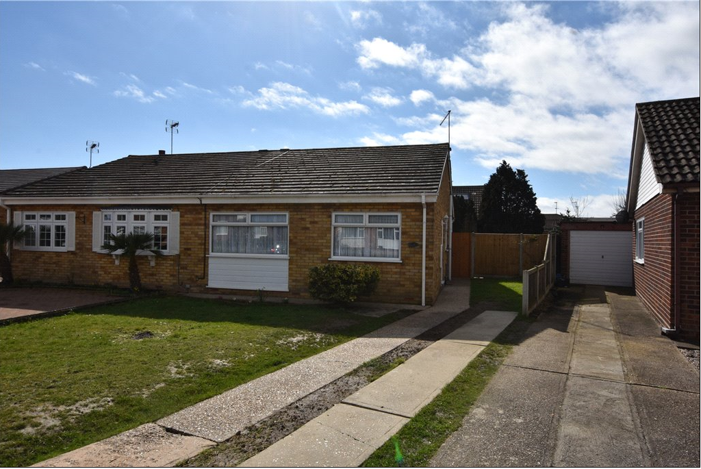 2 bed flat to rent in Constable Avenue, ClactonOnSea CO16 Zoopla