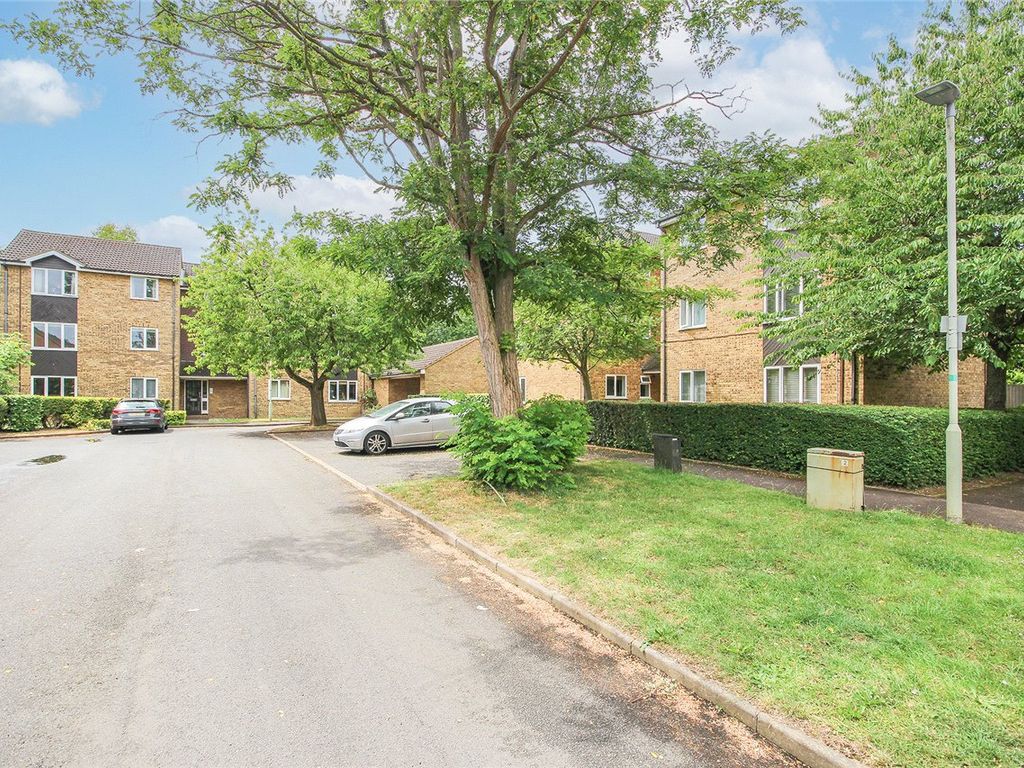 1 bed flat for sale in Wellington Drive, Welwyn Garden City