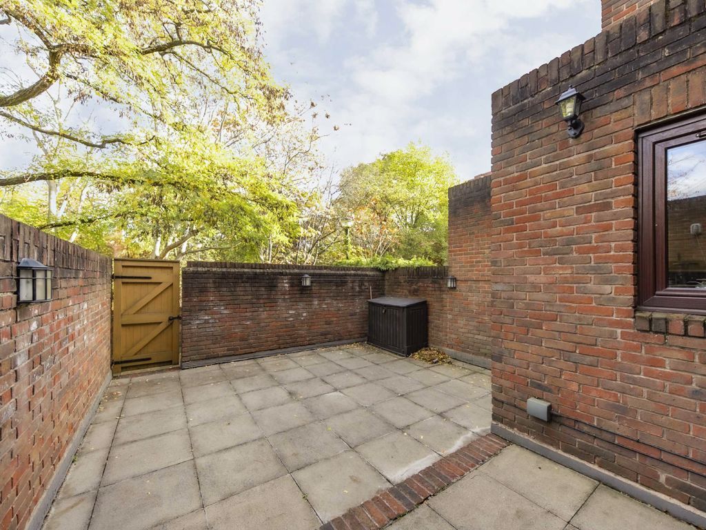 Lily Close, London W14  