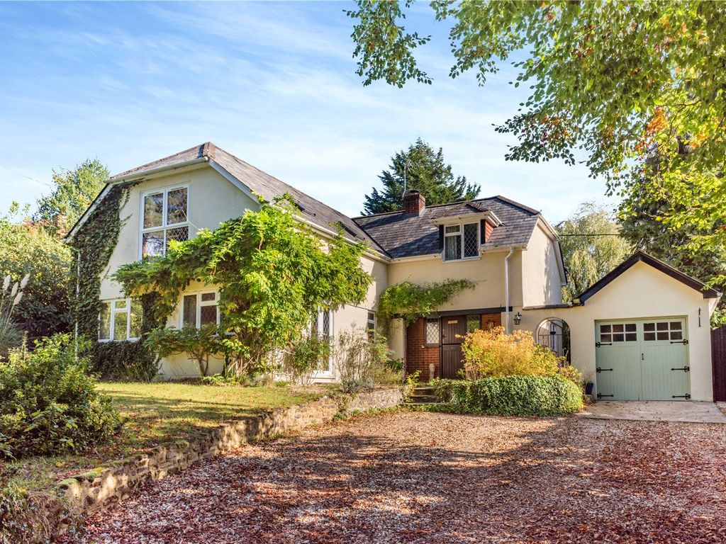 4 bed detached house for sale in Aveley Lane, Farnham, Surrey GU9, £