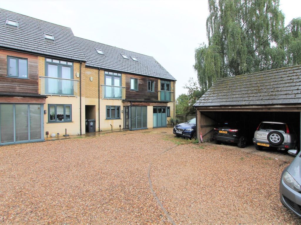 3 bed semidetached house for sale in The Dell, Evington, Leicester LE5