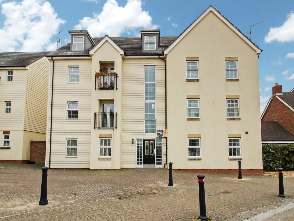 2 bed flat for sale in Mazurek Way, Haydon End, Swindon SN25, £135,000