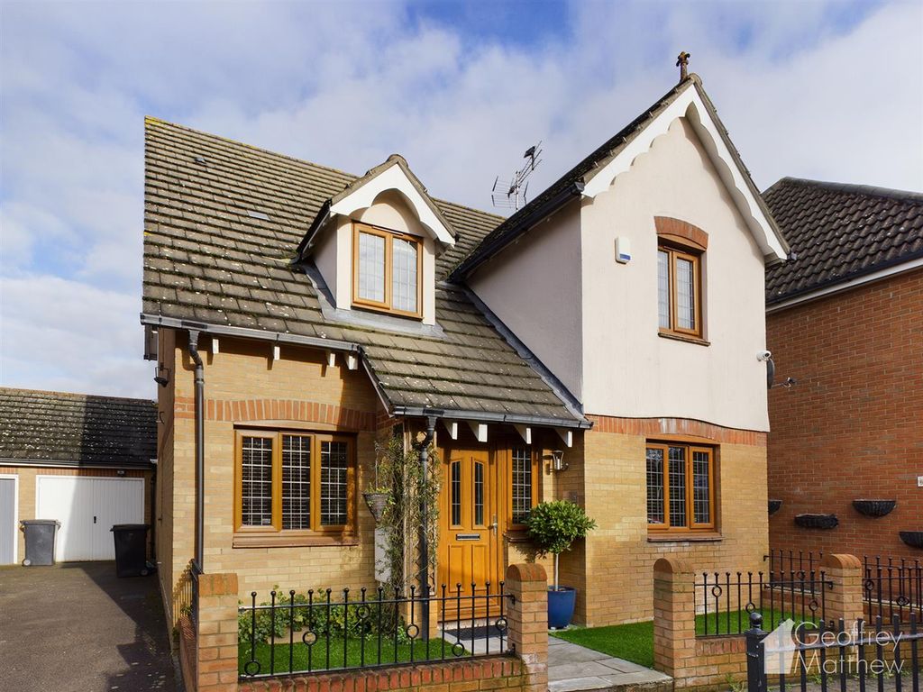 4 bed detached house for sale in Chelsea Gardens, Church Langley