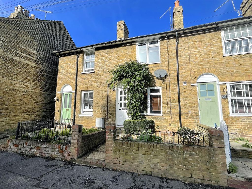2 bed terraced house for sale in Ospringe Road, Faversham ME13 Zoopla