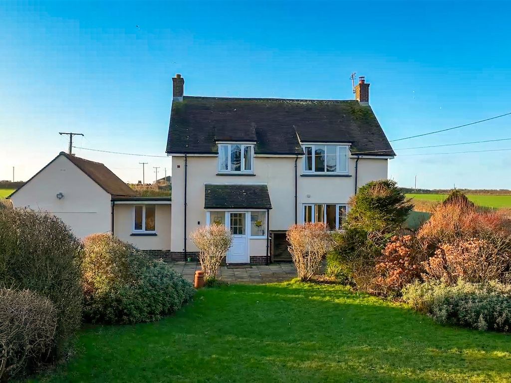 3 bed detached house for sale in Pilton, Rhossili, Swansea SA3, £