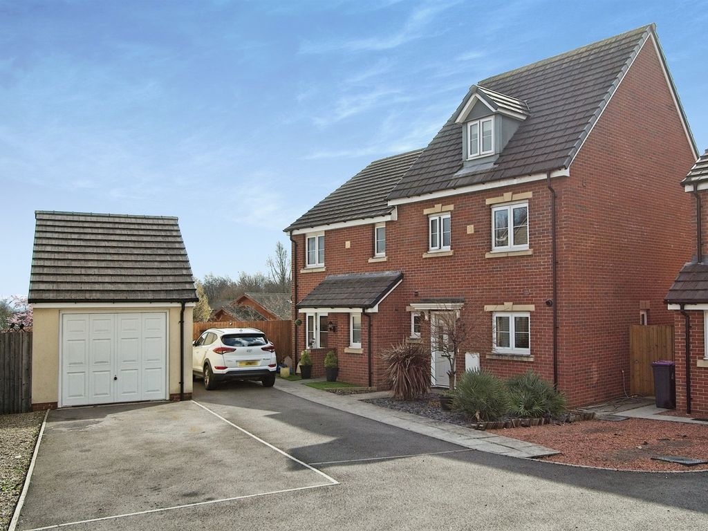 4 bed semidetached house for sale in Heol Y Groes, Cwmbran NP44 Zoopla