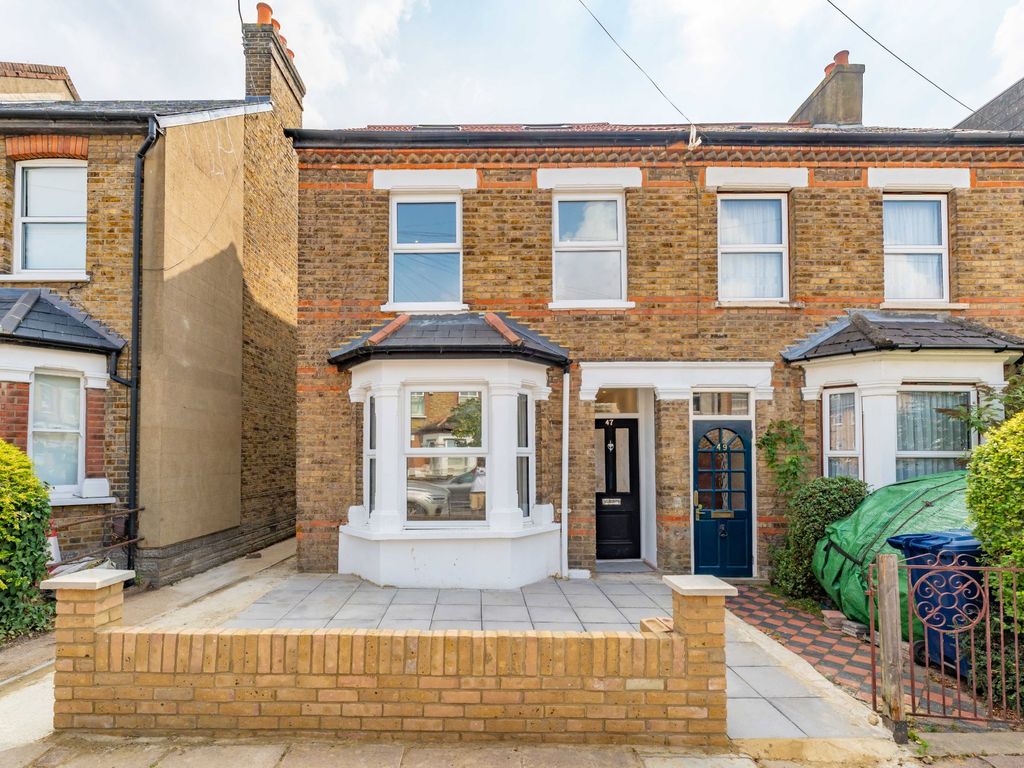 4 bed semidetached house for sale in Osterley Park View Road, London