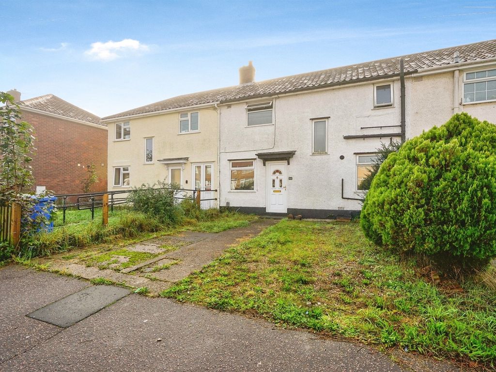 4 bed semidetached house for sale in Newbegin Road, Norwich NR1, £