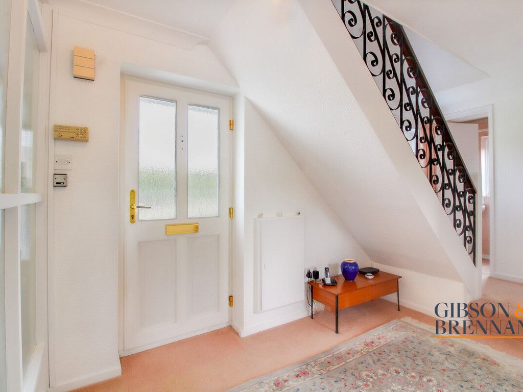 3 bed detached house for sale in Swallow Dale, Basildon SS16, £515,000