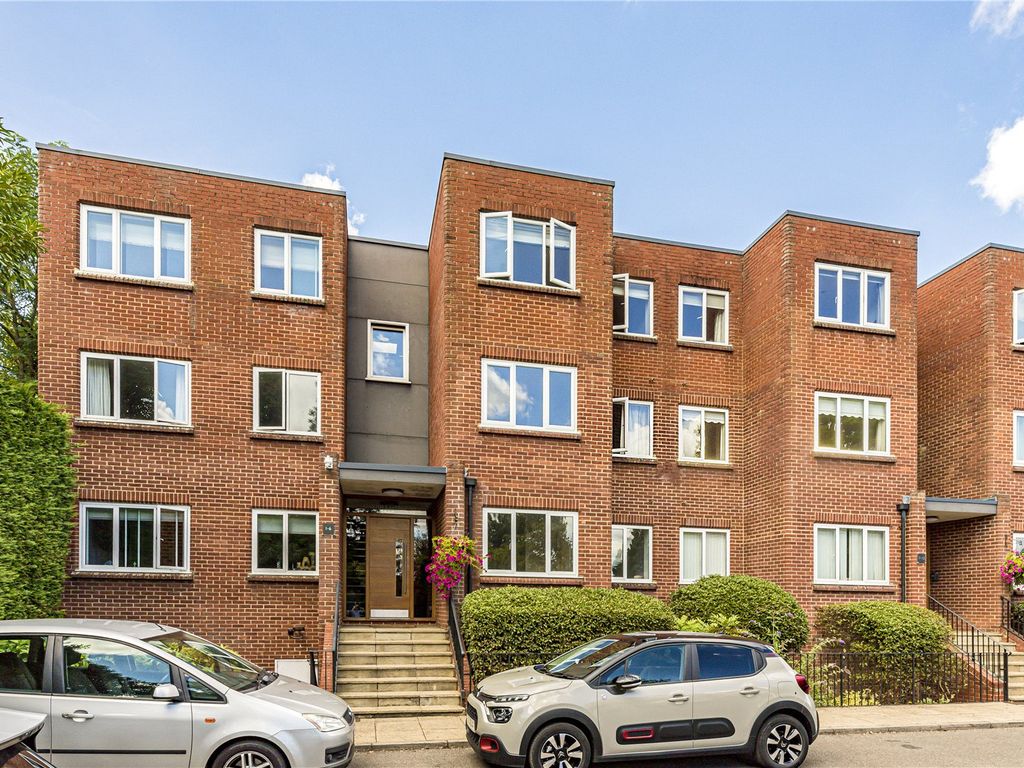 2 bed flat for sale in Oatlands Drive, Weybridge, Surrey KT13 Zoopla