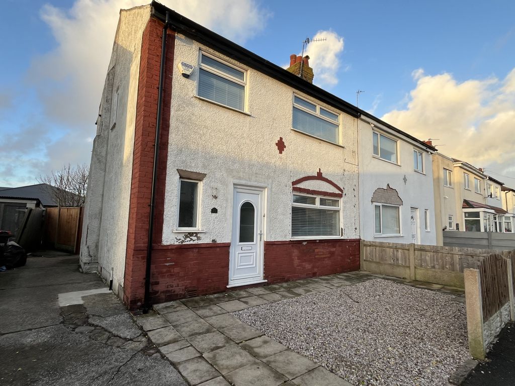3 bed semidetached house to rent in Manor Drive, Cleveleys FY5, £850