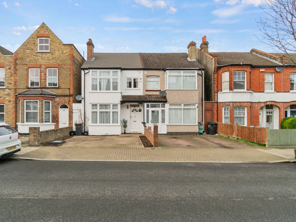 3 bed semidetached house for sale in Mackenzie Road, Beckenham, Kent