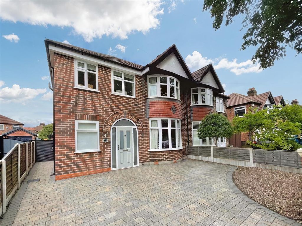 4 bed semidetached house for sale in Walton Road, Sale M33 Zoopla