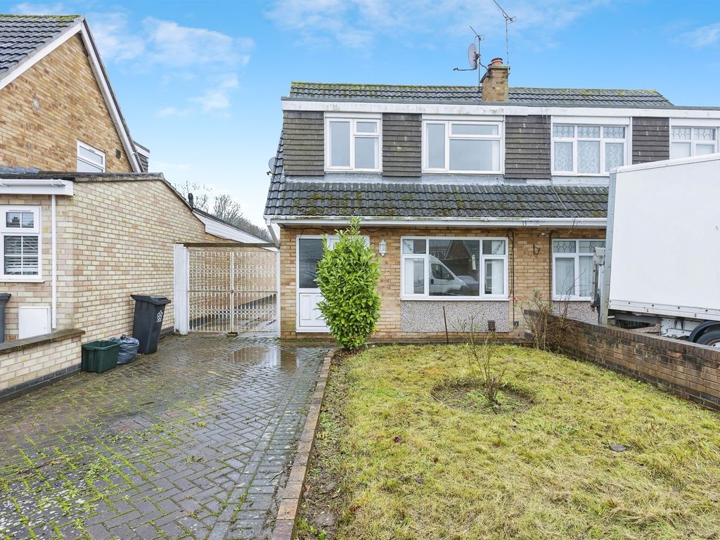 3 bed semidetached house for sale in Townsend Close, Leicester LE4, £