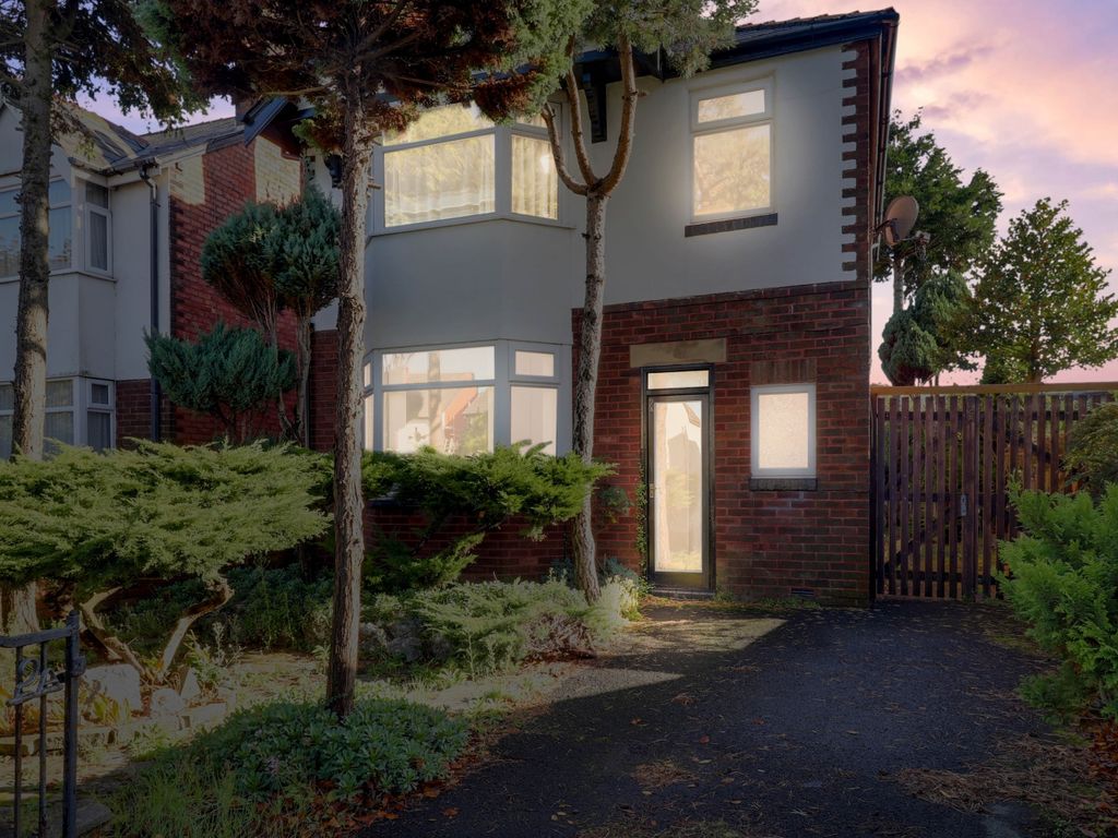 3 bed detached house for sale in Mill Lane, Churchtown, Southport PR9, £260,000 Zoopla