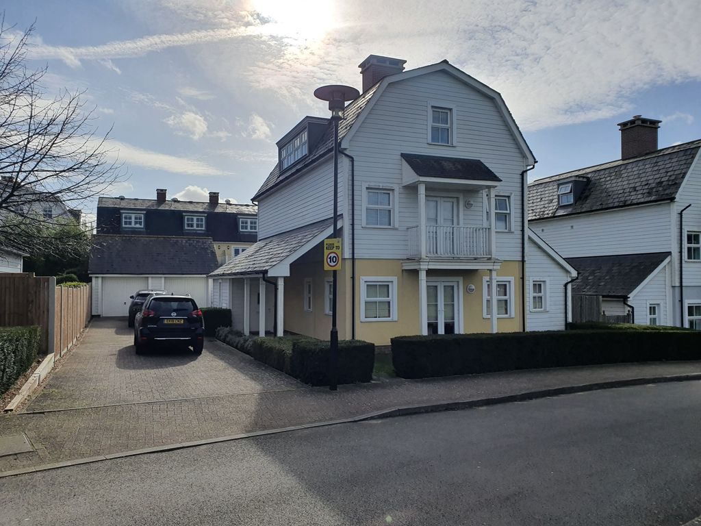 5 bed detached house for sale in Sherbrooke Way, Worcester Park KT4, £