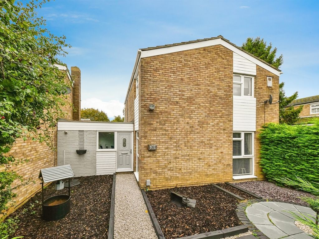 4 bed detached house for sale in Mildmay Road, Stevenage SG1, £400,000 Zoopla