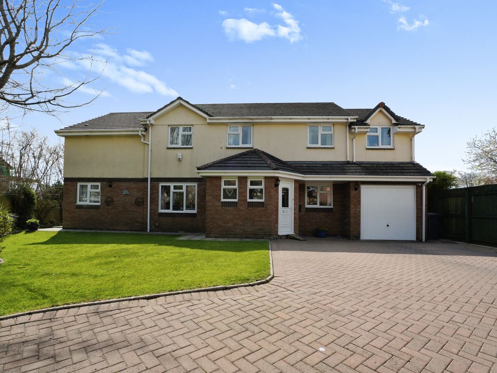 4 bed detached house for sale in Lake Lane, Liskeard PL14, £550,000