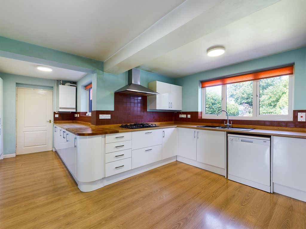 5 bed detached house to rent in Padgate Close, Scraptoft, Leicester LE7