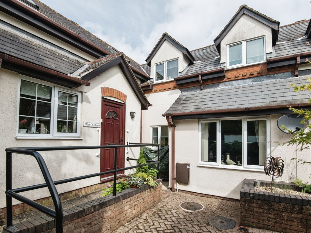 2 bed terraced house for sale in Tremaine Close, Honiton EX14, £120,000