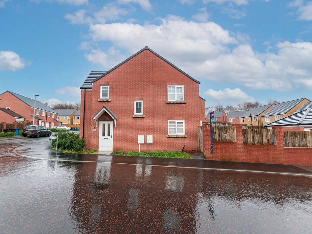 3 bed detached house for sale in Bowden Green Drive, Leigh WN7, £