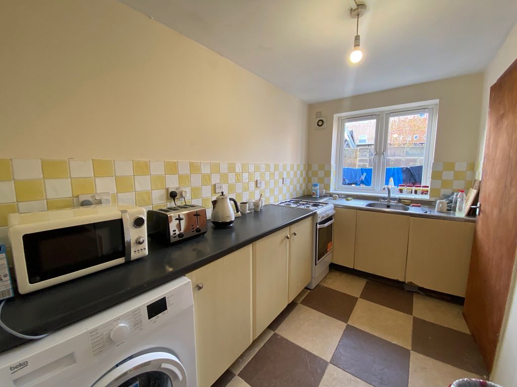 Room to rent in Barton Street, Gloucester GL1, £395 pcm Zoopla