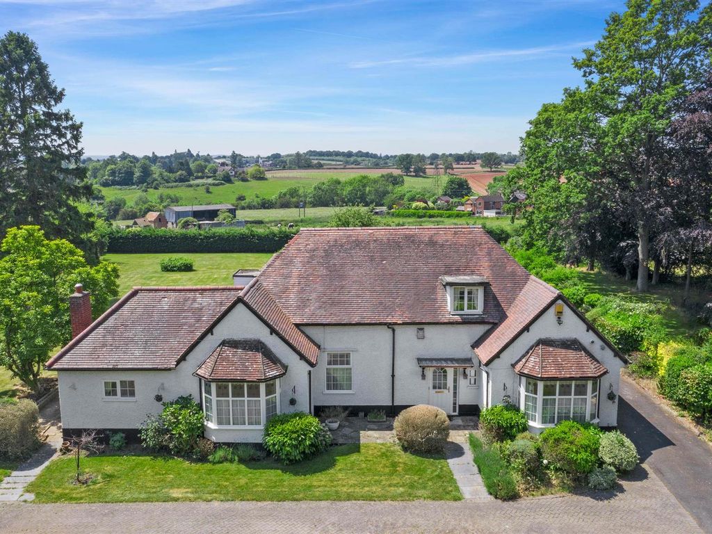 5 bed detached bungalow for sale in Main Road, Hallow, Worcester WR2
