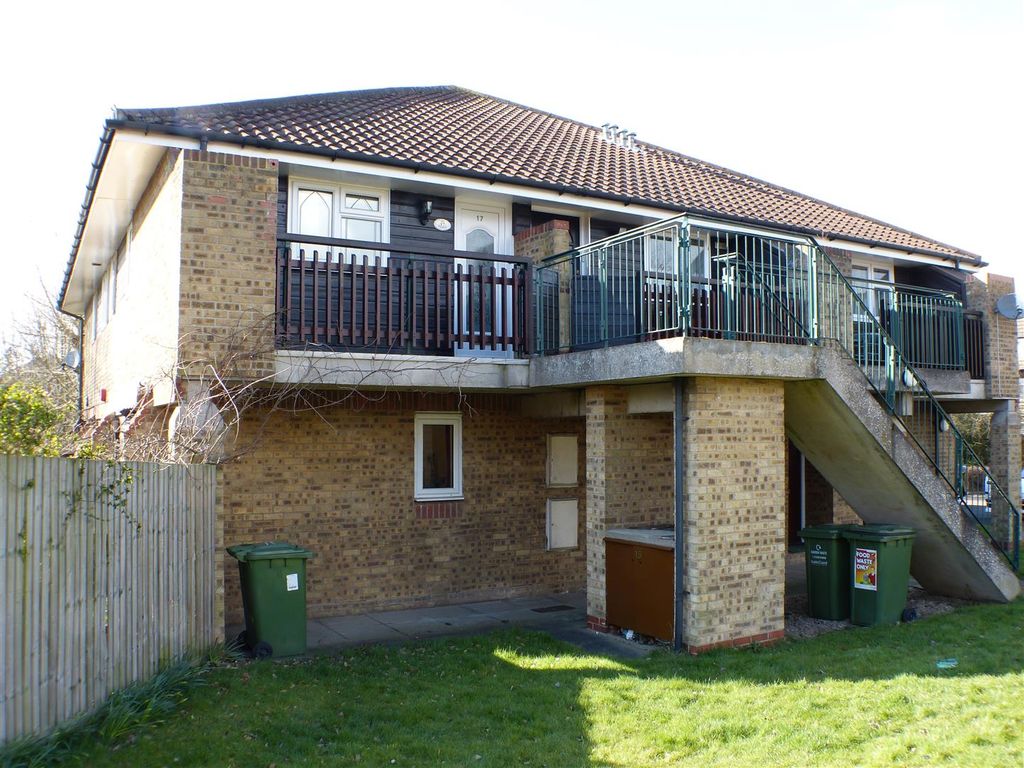 1 bed flat to rent in Cpo9105 Woodstock Gardens, Laindon, Basildon SS15