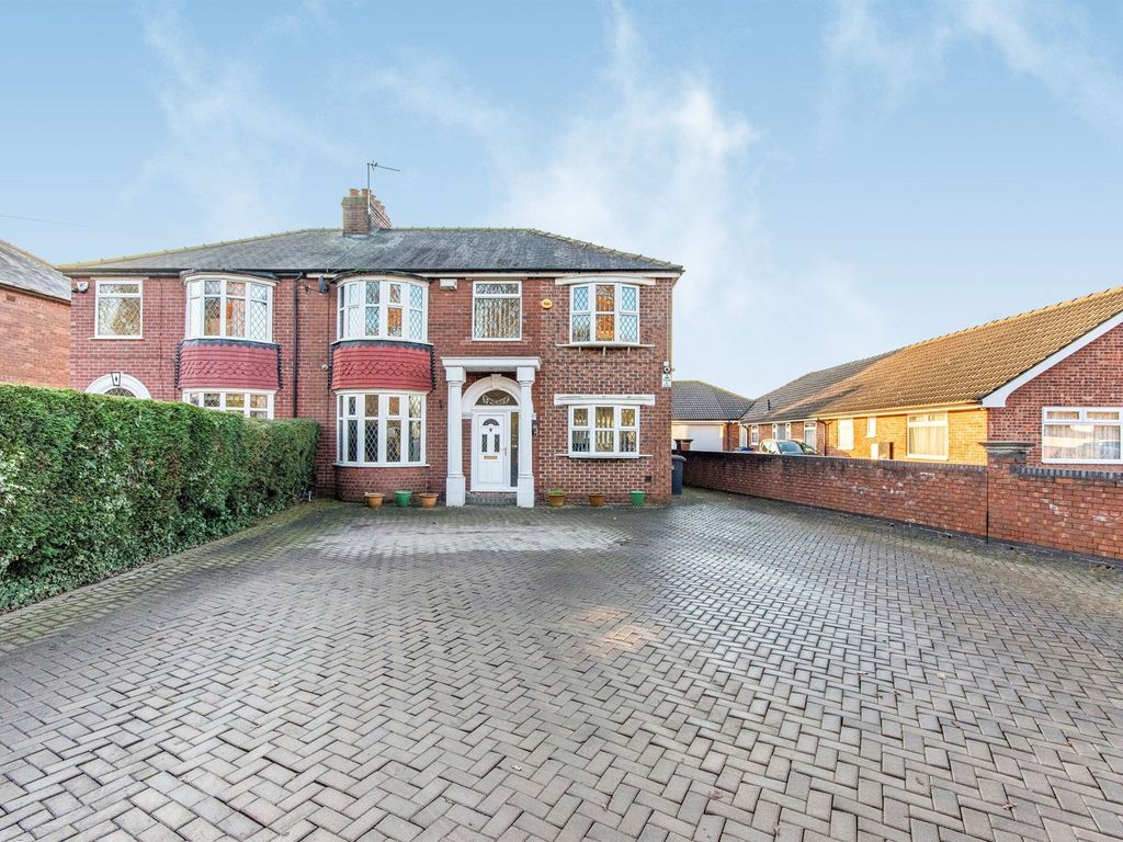 4 bed semidetached house for sale in Tickhill Road, Balby, Doncaster