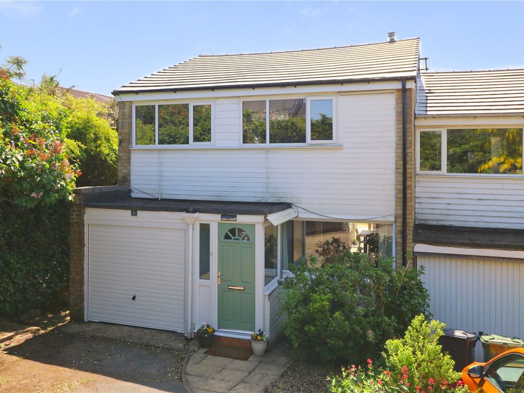 3 bed end terrace house for sale in Dale Park Avenue, Cookridge, Leeds