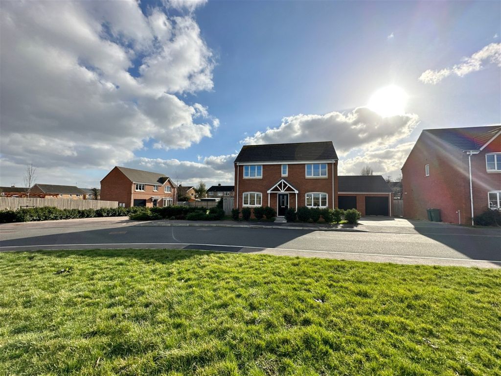 3 bed detached house for sale in Spence Lane, Huncote, Leicester LE9