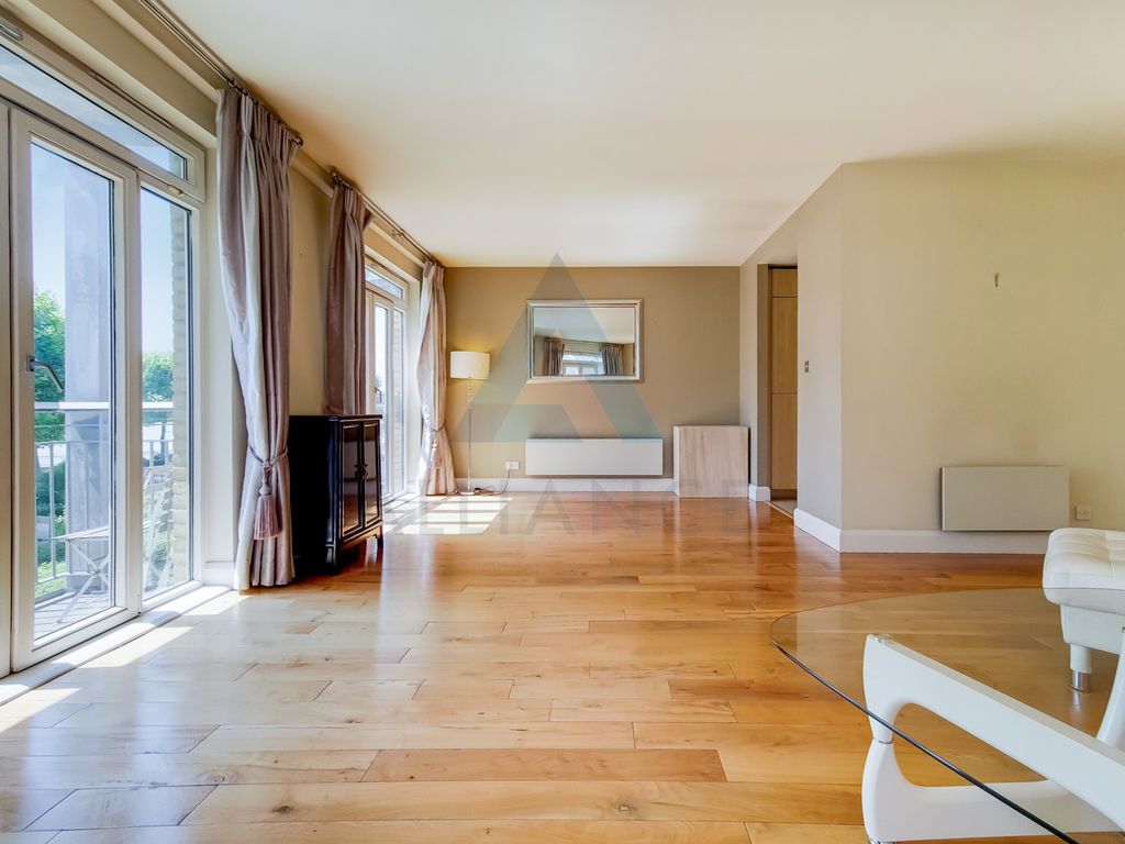 Dundee Wharf 100 Three Colt Street London E14  