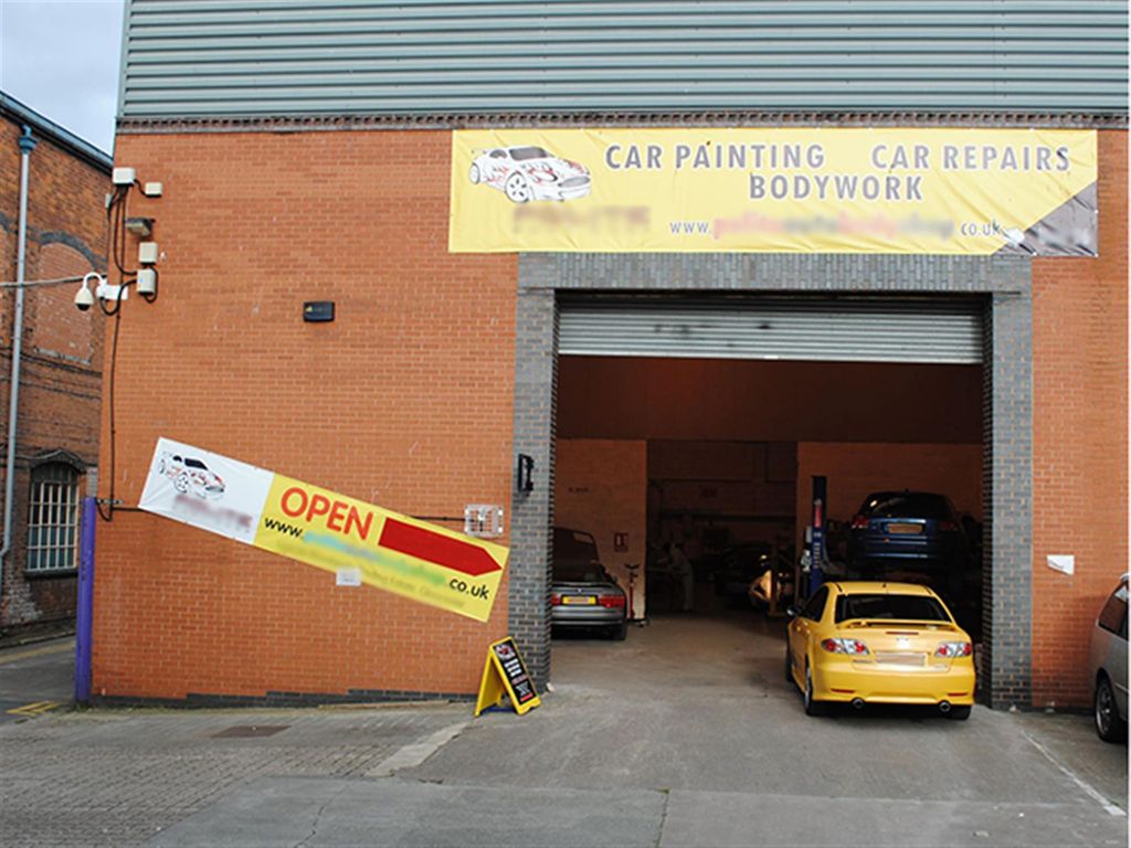 Parking/garage for sale in Morelands Trading Estate, Bristol Road