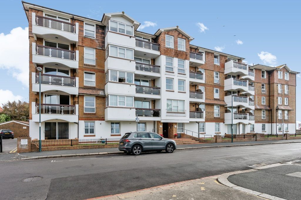 2 bed flat for sale in Flat 37, Berkeley Court, Bognor Regis PO21, £