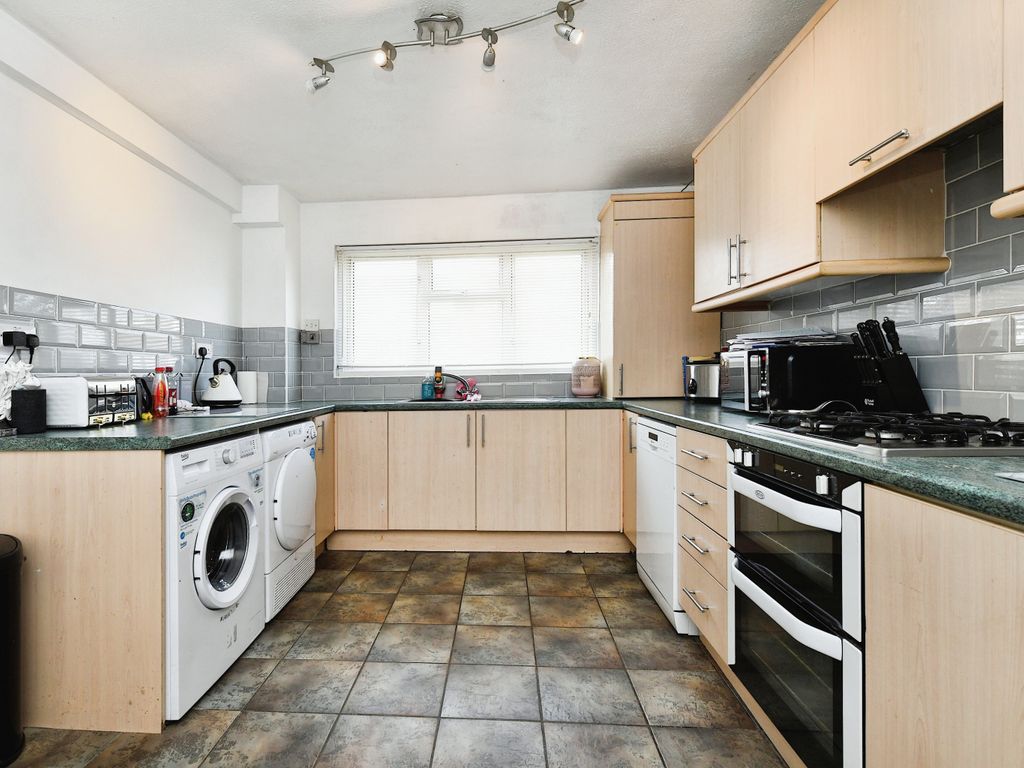 3 bed terraced house for sale in Humber Road, Witham, Essex CM8 Zoopla