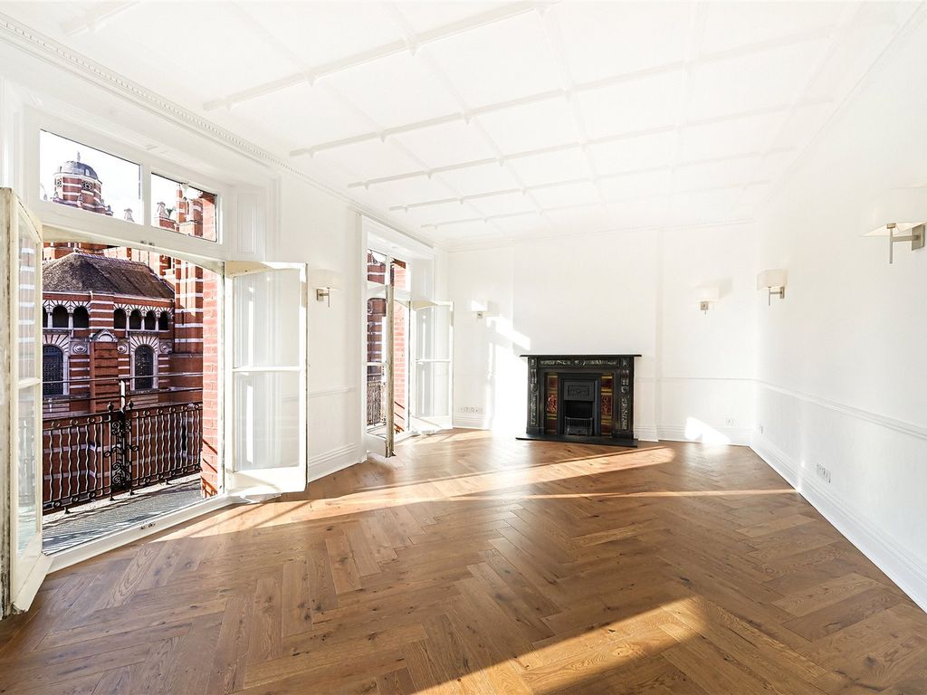 4 bed flat to rent in Ashley Gardens, Ambrosden Avenue, Westminster