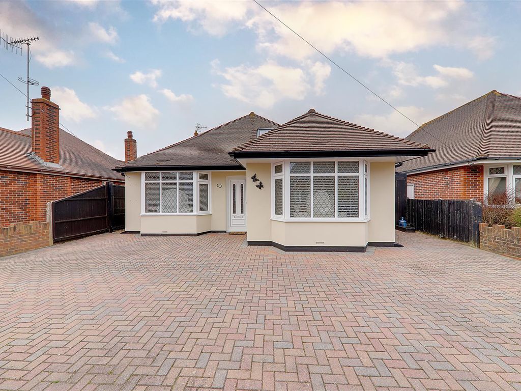 3 bed detached house for sale in Wiston Avenue, Broadwater, Worthing