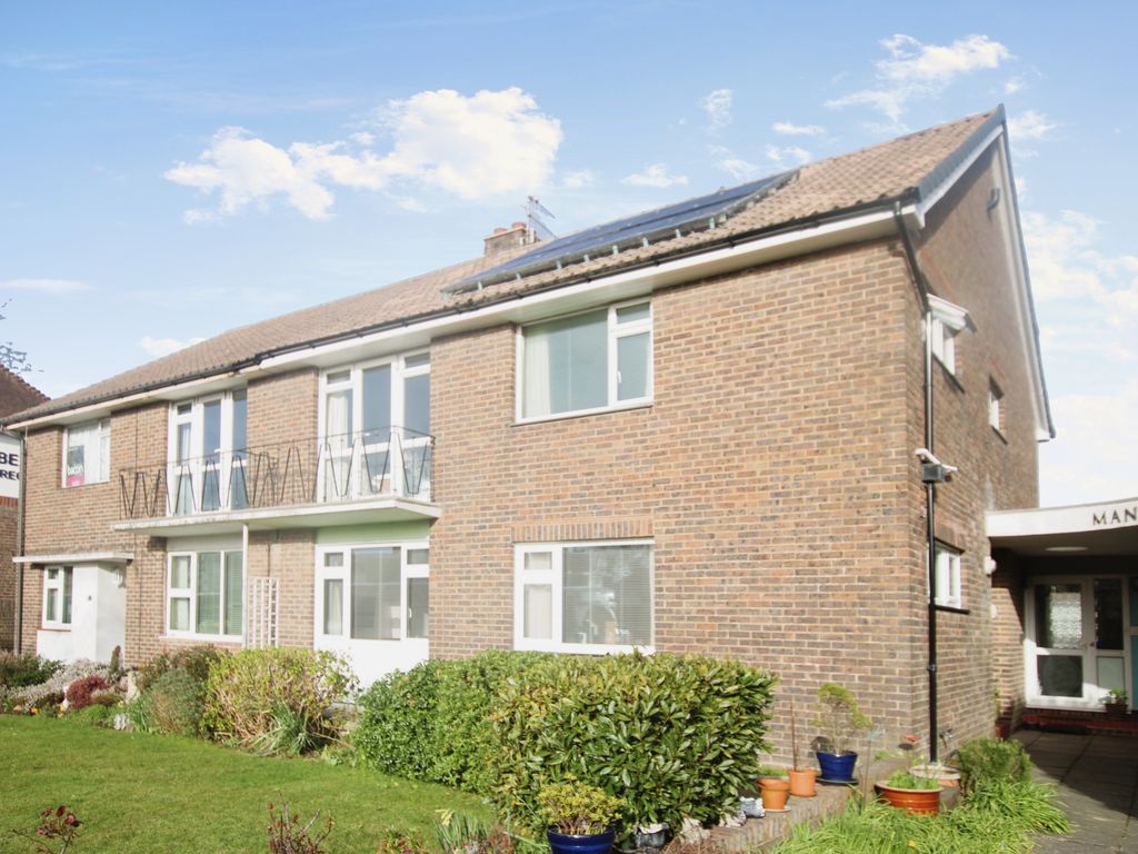 2 bed flat for sale in Manor Field Court, Broadwater Road, Worthing