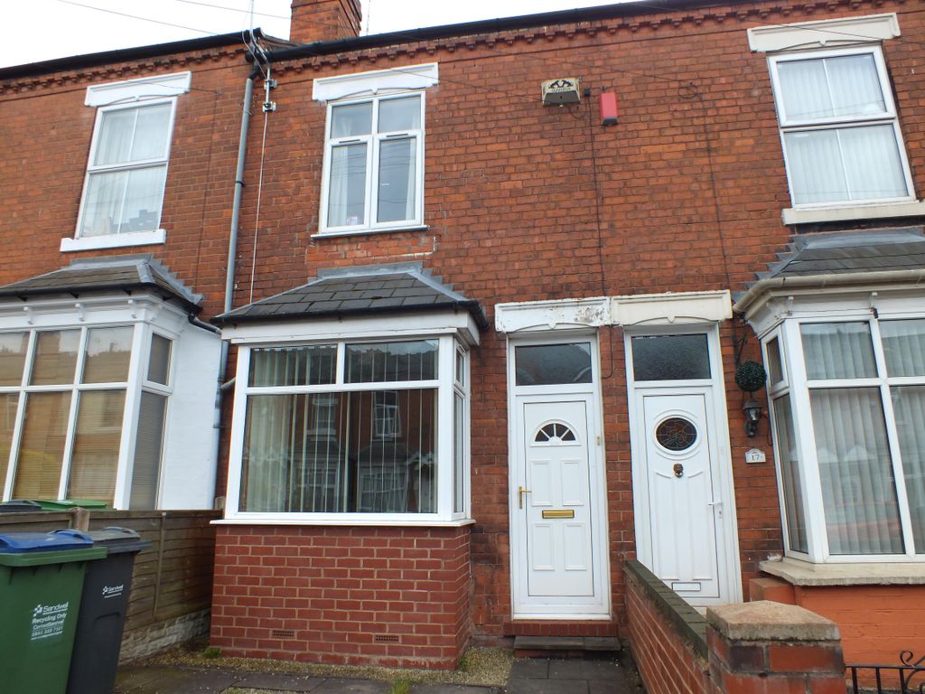 2 bed property to rent in Clifford Road, Bearwood, Smethwick B67, £925