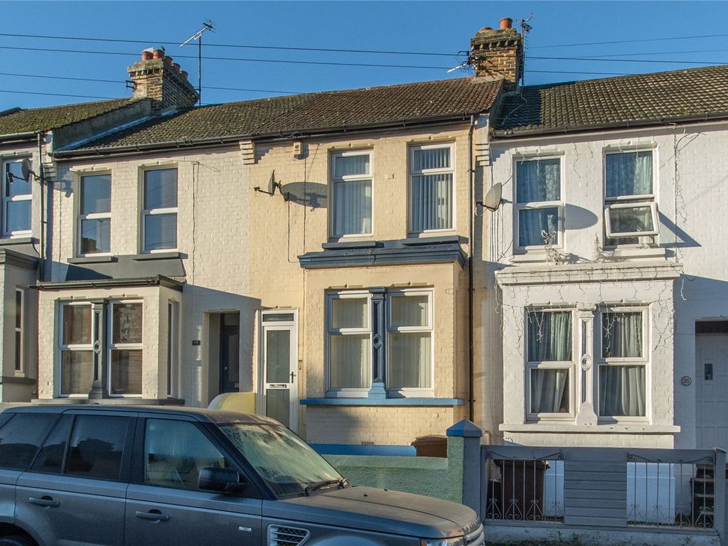 3 bed terraced house for sale in Barnsole Road, Gillingham, Kent ME7 Zoopla